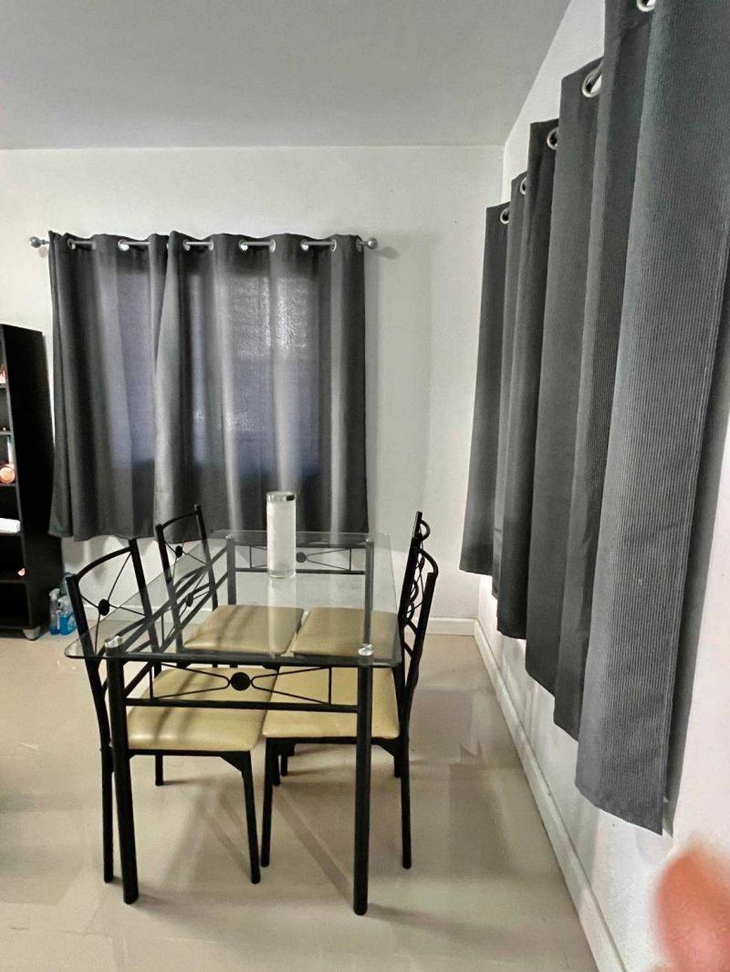 AOM 823ทาวน์โฮม 2 ชั้น เจทาวน์ รังสิตคลอง1 ถนนรังสิต-นครนายก ต.ประชาธิปัตย์ - อ.ธัญบุรี จ.ปทุมธานีโครงการ เจทาวน์ รังสิตคลอง1 ถนน รังสิต - นครนายก ตำบลประชาธิปัตย์ ธัญบุรี,ปทุมธานีประเภทอสังหา ฯ โฮมออฟฟิศ / ทาวน์โฮมขนาดที่ดิน 24.00 ตร.ว.  ราคาขาย 2,900,000พื้นที่ใช้สอย 115.00 ตร.ม.จำนวนชั้น 2 ชั้นที่จอดรถ 1 คันbed4ห้องนอนbath2ห้องน้ำ2จำนวนชั้น1ที่จอดรถรายละเอียดทาวน์โฮม 2 ชั้น- เนื้อที่ 24 ตร.ว.- 