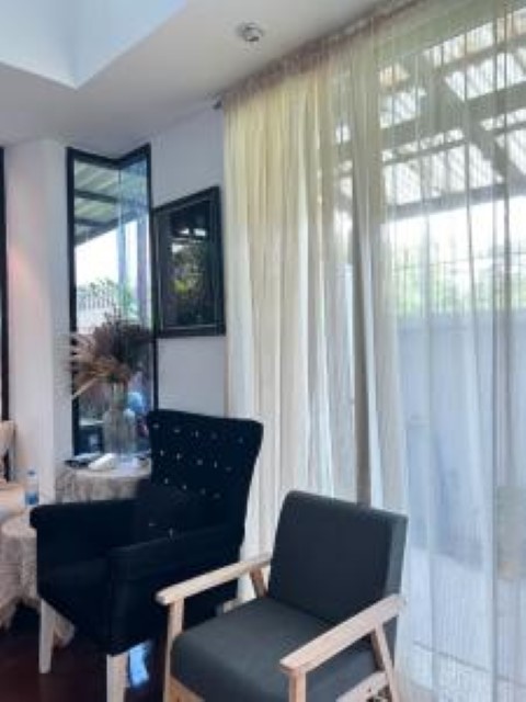 ให้เช่าบ้านเดี่ยว3 ชั้น ถนนศรีนครินทร์ 50 ตร.ว 350 ตร.ม 4 นอน 5 น้ำ แอร์ใหม่ 6 เครื่อง เฟอร์บางส่วน เช่าเดือนละ45,000บาท ใกล้BTSสวนหลวง