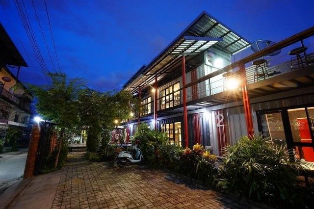 #โซนช้างเผือก ให้เช่า 50,000 บาท/เดือน 100 ตรว. 6 นอน 8 น้ำ #Hostel เชียงใหม่ #มีใบอนุญาติครบ (พร้อมให้เข้าได้ 18 มกราคม 2568) #ใกล้ถนนคนเดิน #ใกล้ร้านสุกี้ช้างเผือกเนื้อที่ 100 ตรว.6 ห้องนอน  8 ห้องน้ำ (ห้องน้ำในตัวแทบทุกห้อง)จุได้ประมาณ 38 เตียง 1 Office จอดรถได้ 3 คันอ่างจากกุซซี่ หรือดัดแปลงเป็นคาเฟ่ พร้อม hostel ได้เตียงมีให้ 23 เตียง เพิ่มเตียงได้เต็มที่ 38 เตียง ตอนนี้เป็น office ตั้งแต่ช่วง covid จะห�