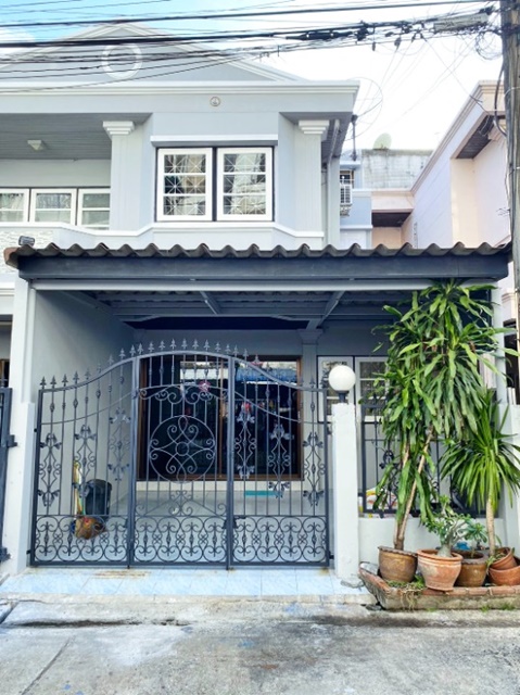 ให้เช่า ทาวน์เฮ้าส์ 2 ชั้น 2 นอน เดอะแจส วังหิน 0.5 กม.แหล่งชุมชน ลาดพร้าววังหิน 79-85 ม.ราชภัฏจันทรเกษม 1.8 กม. 2 น้ำ19 ตร.วา.152 ตร.ม. 14,999 b-m 2 แอร์ ซ. รพ.เสนาเวชการ 1.1 กม BTS ม.เกษตรศาสตร์ 2.3 กม.The Jas Wang Hin 0.5 km.LatPhraoWangHin 79-85 2-storey townhouse 2 bed Chandrakasem Rajabhat University 1.8 km. 2 bath 19 sq.wa. 152 sq.m.  for rent 14,999 b-m, 2 a/c Soi  Sena Wetchakan Hospital 1.1 km BTS Kasetsart University 2.3 km. community area   แยก - วังหิน บ่อปลา ถ.ลาดพร้าววังหิน79-85 เสนานิคม1ขวงลาดพร้าว เขตลาดพร้าว กรุงเทพมหานคร  19 ตร.วา.152 ตร.ม.19 sq.m. 152 sq.m.2 ห�