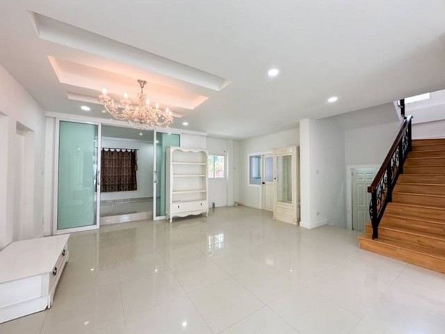 บ้านว่างให้เช่า ทรงแอมเบอร์ มบ. เดอะ บูเลอวาร์ด ศรีราชา หนองยายบู่ TP-H0673