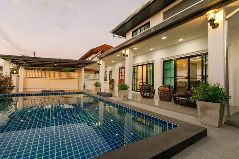 พูลวิลล่าสุดหรู ขายพร้อมผู้เช่า 7.99 ล้าน 80 ตรว. ใกล้กาดฝรั่ง โซนหางดง สไตล์โมเดิร์น เฟอร์นิเจอร์ครบ