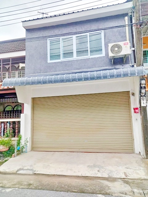  รีโนเวทใหม่ทั้งหลัง ทาวน์เฮ้าส์ 2 ชั้น ถูก คุ้มสุดๆ เดอะพาซิโอ ทาวน์ 1 กม. เสรีไทย 19-25 ม.นิด้า 1.4กม.3 นอน 3 น้ำ 18 ตร.วา.134 ตร.ม. มี 7-11 ร้านอาหาร ให้เช่า 9,998 b-m ถ.เสรีไทย รพ.เกษมราษฎร์ สุขาภิบาล3 1.6 กม.เดินทางสะดวก MRT คลองบ้านม้า 1 กม.   NIDA 1.4km cheap very good value 3bed SeriThai 19-25 Renovated the whole house 2-storey townhouse  The Paseo Town 1 km. 3 bath 18 sq.wa. 134 sq.m.  7-11 restaurants for rent 9,998 b-m Seri Thai Road. Kasemrad Hospital Sukhapiban 3 1.6 km. convenient transportation MRT Khlong Ban Ma 1 km.  แยก - สำนักงานเขตบึงกุ่ม  เสรีไทย 23 ถ.เสรีไทย รามค�