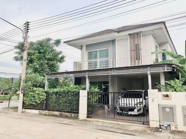 TEL : 092-288 9359 คุณดนิตาLine : https://line.me/ti/p/yxo92dHWP1รายละเอียด : เนื้อที่ขนาด 44 ตรว. 3 ห้องนอน 2 ห้องน้ำ 1 ห้องโถง 1 ห้องครัว บ้านทำเลดี บ้านหลังมุม ตรงข้ามสวนสาธารณะของโครงการหมู่บ้านมีแอร์ 3 ตัว  (ในห้องโถง1 และ ในห้องนอน2ห้อง)โต๊ะทานข้าวหินอ่อน 4 ที่นั่งเครื่องทำน้ำอุ่นมีม่าน มีเหล็กดัด เครื่องปั๊มน้ำแทงค์น้ำเครื่องกรองน้ำ 3 ตัวต่อเติมห้องครัวค่ะฟรี ค่าส่วนกลาง เงื่อนไขในการเช่า สั