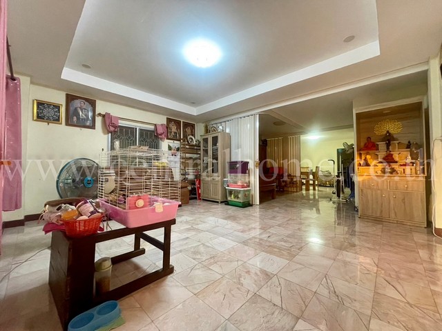 ทาวน์โฮม หมู่บ้านทิพย์มณี กรุงเทพ - ปทุมธานี หลังริม