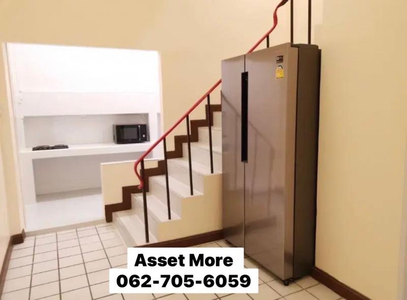 ให้เช่าอาคารพาณิชย์ 5ชั้น ใกล้ปากซอย (สุขุมวิท) ใกล้ BTS เอกมัย และ BTS พระโขนง เพียง550 เมตร เหมาะเป็นที่พักอาศัย และเปิดออฟฟิศ