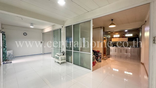 ทาวน์เฮ้าส์ หมู่บ้านพูลผล ซอยวัดลาดสนุ่น - ลำลูกกา คลอง 1