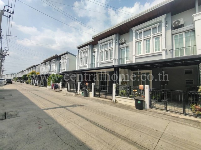 P2 ทาวน์โฮม หมู่บ้าน โกลเด้นทาวน์ งามวงศ์วาน-แคราย ขายขาดทุน