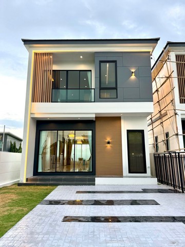 ขายบ้านเดี่ยว หลังใหญ่ ถนนอ่อนนุช ลาดกระบัง ใกล้ สนามบินสุวรรณภูมิ