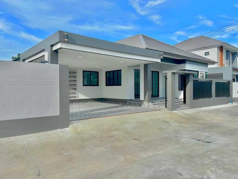 AOM 1366ผ่อนตรงกับเจ้าของ บ้านสร้างใหม่ มือ1เพียง 1,500,000 ล้าน  บ้านเปล่าพร้อมสระว่ายน้ำ       Vาย 5,990,000 บาท หน้าบ้านยาวมากกก  35 เมตรทำเลที่ตั้ง โป่ง เดินทางไปอ่างมาบประชัน 5 นาทีเงื่อนไขผ่อนตรงดาวน์เพียง 1,500,000 ผ่อนขั้นต่ำ 50,000/เดือน ดอกเบี้ย 7% ต่อปี ลดต้น ลดดอกระยะสัญญาผ่อน 3ปี ผู้ซื้อ จ่ายค่าโอน ค่าภาษี ทั้งหมด รายละเอียด 3 ห้องนอน 3 ห้องน้ำสไตล์โมเดิร์น ห้องครัว มาพร้อมกับห้อง