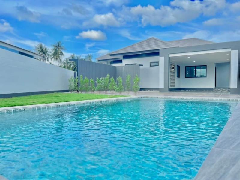 บ้านเปล่าพร้อมสระว่ายน้ำ บ้านสร้างใหม่ มือ1 ทำเลที่ตั้ง โป่ง เดินทางไปอ่างมาบประชัน 5 นาที