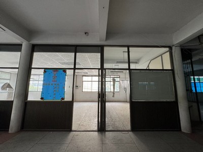 ให้เช่าโกดัง อาคารสำนักงาน 5ชั้น  711 ตร.วา.พื้นที่ภายในทั้งหมด 7200 ตรม. ซอยแบริ่ง 14 สำโรงเหนือ