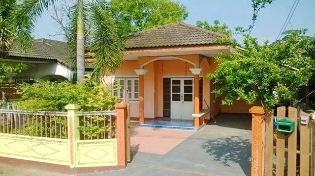 บ้านเดี่ยวชั้นเดียว 3 นอน ติดถนน แม็คโคร และเซ็นทรัล ระยอง 0.7 กม. 2 น้ำ เป็นส่วนตัว สงบ  สะดวก เฟอร์ รร.กวงฮั้ว 1.1 กม. 85ตร.วา 122ตร.ม.ให้เช่า 7,998 b-m.แหล่งช้อปปิ้ง รพ.จุฬารัตน์ระยอง 1.9 กม. แยกเกาะลอยSingle-storey detached house 3bed On main road Makro&Central Rayong 0.7 km. 2bath private quiet convenient furnished Kwang Hua School 1.1 km. 85 sq.wa.122 sq.m. for rent 7,998 b-m  Chularat Rayong Hospital 1.9 km. KoLoi Intersection แยก - ทับมา เกาะลอยถ.สุขุมวิท นครระยอง45ตำบลทับมา อำเภอเมืองระยอง ระยอง85ตร.วา 122ตร.ม.85 sq.wa 122 sq.m.3 ห้องนอน2 