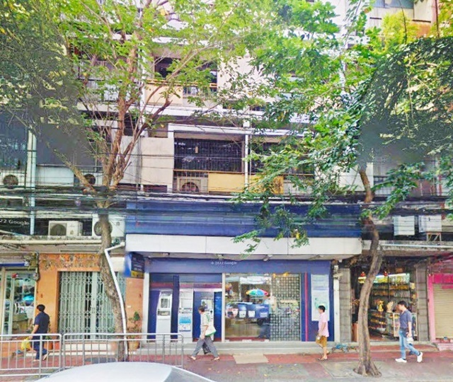 MRT วัดมังกร 300ม. ไชน่าทาวน์ เยาวราช 500ม. ย่านธุรกิจ เปิดธุรกิจ 4นอน 4น้ำ อาคารพาณิชย์ 4ชั้น 600ตร.ม. 32ตร.วา.รพ.สมิติเวช ไชน่าทาวน์ 800ม. เช่าแยกชั้นได้ ให้เช่า 119,998 b-m บูทีคคาเฟ่  สตูดิโอโยคะ บาร์ แหล่งเศรษฐกิจ คนพลุกพล่าน วงเวียน 22 กรกฎาคม 0.6 กม.เข้าออกได้หลายเส้นทางMRT WatMangkon 300m. Chinatown Yaowarat 500m. in CBD open a business 4bed 4bath 4-storey commercial building 600 sq m. 32sq wa. Samitivej Hospital Chinatown 800m. Event space can be rented separately for rent 119,998 b-m. Boutique cafe yoga studio bar economic area crowded July 22 roundabout 0.6 km. Multiple entr