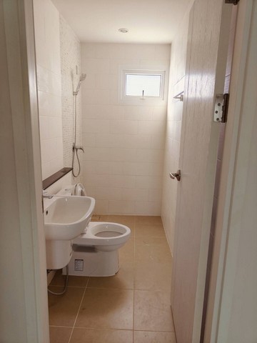 ให้เช่าอาคารพาณิชย์ 3 ชั้น ใกล้ถนนบ้านค่าย ระยอง สัญญา1ปี