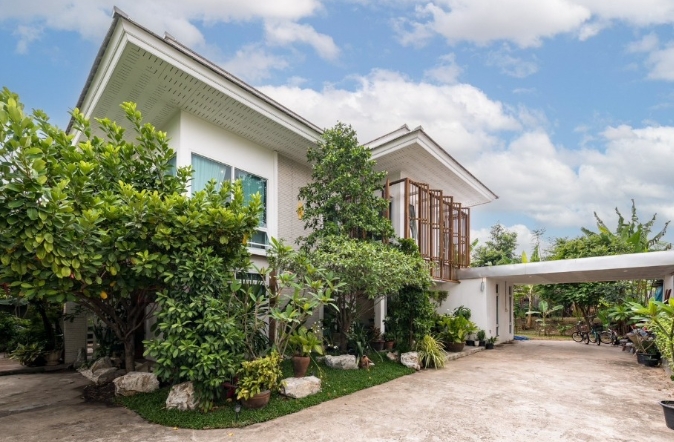 ขายบ้านเดี่ยว หมู่บ้าน รามอินทรานิเวศน์ ซอย 67/1 บางเขน มี 4 นอน 5 น้ำ เนื้อที่ 192 ตรว