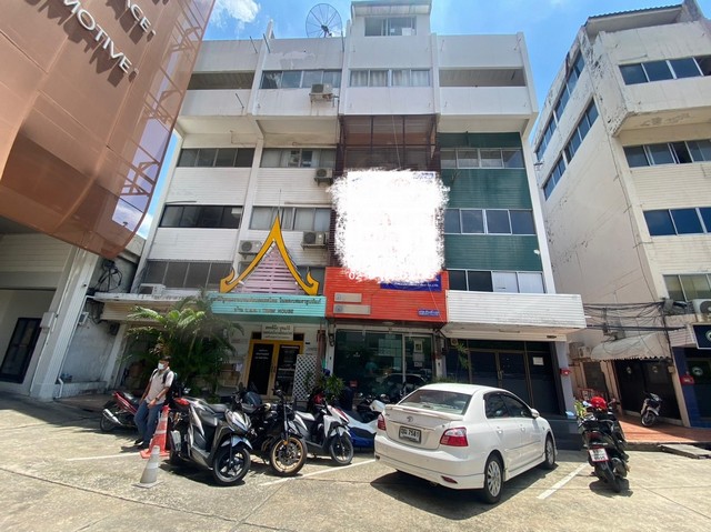 Sub1178ขายตึกถนนเพชรบุรีตัดใหม่ สำนักงาน 6 ชั้น พื้นที่ใช้สอย 56 ตรม. ใกล้เซ็นทรัล เอ็มบาสซีสนใจติดต่อ093-982-6498Id line yingaor2626ขายราคา 12,500,000 บาท ใกล้เซ็นทรัล เอ็มบาสซี เดอะ ตลาดประตูน้ำ แพลทินัม แฟชั่น มอลล์ โรงพยาบาลกรุงเทพที่ตั้ง ถนนเพชรบุรีตัดใหม่ ถนนพระราม 9 ถนนอโศก  แขวงบางกะปิ เขตห้วยขวาง กรุงเทพมหานคร   สูง 6 ชั้น 3 น้ำ 2 ห้องประชุม 2 ห้องพนักงาน 5 ห้องโถง 1 ห้องฟิตเนส การตกแต่ง ช