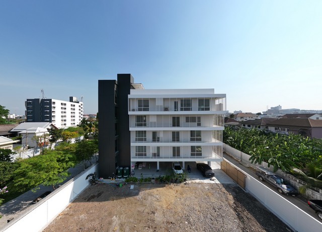 ขายอาคารพาณิชย์ ซอย ลาดพร้าว122 แยก13 -รามคำแหง 65 (มหาดไทย) 40ตรว. อาคารพาณิชย์