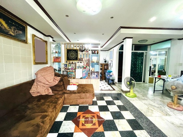 LM24-0300 ขายบ้านเดี่ยว ลภาวัน 10 ชัยพฤกษ์ - ราชพฤกษ์ พื้นที่ 90 ตรว 4 นอน 3 น้ำ ทำเลดีตั้งอยู่ในซอยกรมที่ดินบางบัวทอง เข้าออกได้หลายเส้นทาง