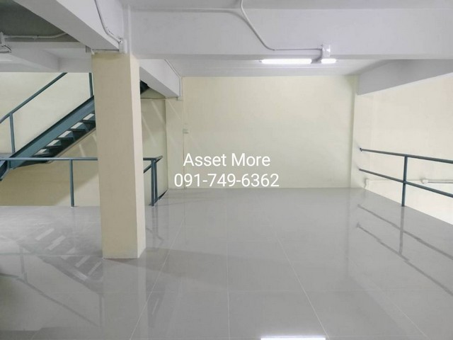 ให้เช่าถูก !! อาคารพานิชย์ 5 ชั้นครึ่ง สภาพดี  ตีทะลุ 2 คูหา มีลิฟท์ขนของ ติดถนนอินทามาระ