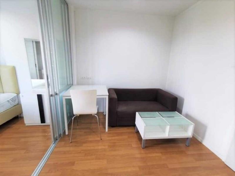 ขายด่วนคอนโดราคาดี !! ลุมพินี พาร์ค พระราม 9 - รัชดา 1 ห้องนอน ชั้น 12, 26 ตรม. ใกล้ MRT เพชรบุรีราคาขาย  2,390,000 บาท**ข้อมูลห้อง**1 ห้องนอน1 ห้องน้ำ26 ตรมชั้น 12ตึก Aจำนวนตึก 2 อาคารจำนวนชั้น 24 ชั้นตั้งอยู่ ถนนจตุรทิศ แขวงบางกะปิ เขตห้วยขวาง กรุงเทพฯ 0250 ใกล้ MRT เพชรบุรี, MRT พระราม 9 และ แอร์พอร์ตลิงค์มักกะสัน ใกล้เซ็นทรัล พระราม 9, ฟอร์จูน, เอสพลานาด รัชดา, อาร์ซีเอ, รพ.ปิยะเวท และ รพ.พระราม 9สิ