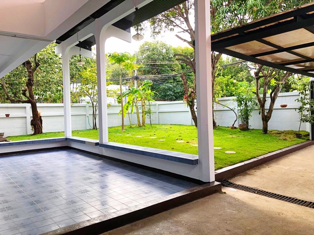 โฮมออฟฟิศ เฟอร์บางส่วน เดอะไนน์ เซ็นเตอร์ พระราม  300ม..คฤหาสน์ 2 ชั้น 3 นอน ม.เอแบค 0.9 กม. 4 น้ำ 104 ตร.วา 300 ตร.ม.ช้อปปิ้งมอลล์ แม็กซ์แวลู 0.4 กม.ให้เช่า 48,999 b-m สถาบันเทคโนโลยีไทย-ญี่ปุ่น 1 กม.MRT หัวหมาก 2.6 กม.  พระราม 9 35-45The Nine Center Rama 300 km. 2-storey Lux Mansion home office some furniture 3 bed ABAC University 0.9 km. 4 bath 104 sq.wa. 300 sq.m. Shopping mall Max Value 0.4 km. For rent 48,999 b-m Thai-Nippon Institute of Technology 1 km. MRT Hua Mak 2.6 km. Economic area Rama9 35-45แยกพัฒนาการถ.พระรามเก้า รามคำแหงสวนหลวง สวนหลวง กรุงเทพมหานคร 10250  104 �