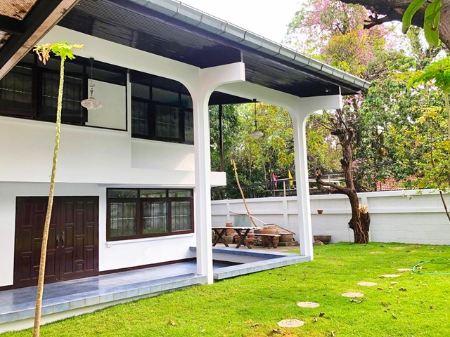 APL หัวหมาก 2.6 กม. พระราม 9 35-45 เดอะไนน์ เซ็นเตอร์ พระราม9 300ม.คฤหาสน์ 2 ชั้น โฮมออฟฟิศ เฟอร์บางส่วน 3 นอน ม.เอแบค 0.9 กม. 4 น้ำ 110 ตร.วา 350 ตร.ม.ช้อปปิ้งมอลล์ แม็กซ์แวลู 0.4 กม.ให้เช่า 47,998 b-m สถาบันเทคโนโลยีไทย-ญี่ปุ่น 1 กม.APL HuaMak 2.6 km. Rama9 35-45 The Nine Center Rama 300 km. 2-storey Lux Mansion home office some furniture 3 bed ABAC University 0.9 km. 4 bath 110 sq.wa. 350 sq.m. Shopping mall Max Value 0.4 km. For rent 47,998 b-m Thai-Nippon Institute of Technology 1 km.  Economic area แยกพัฒนาการถ.พระรามเก้า รามคำแหงสวนหลวง สวนหลวง กรุงเทพมหานคร 10250  110 �