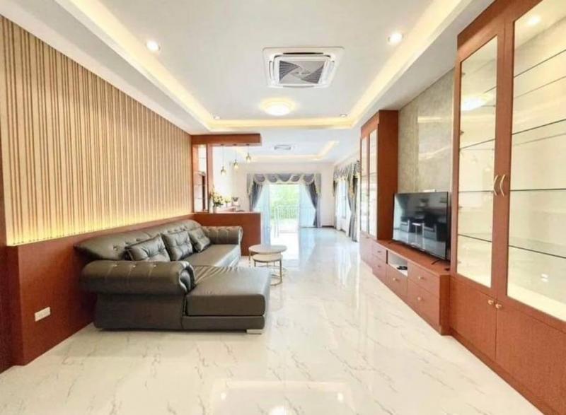 โซนดอยสะเก็ด​ ให้เช่า 70,000 บาท/เดือน ลดราคาขาย 8.9 ล้าน 188 ตรว. 4 นอน 4 น้ำ พูลวิลล่าชั้นเดียว ยกพื้นสูง วิวทุ่งนา วิวภูเขา 360°​