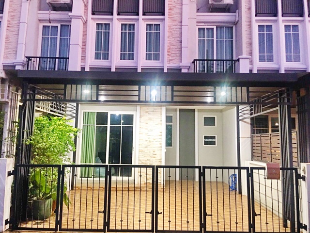 ให้เช่าเพียง 16,998b-m 20ตร.วา ใจกลางเมืองลาดพร้าว แม็กซ์แวลู 1.7 กม. นวมินทร์ 38-44 4 นอน ทำเลยอดเยี่ยม ม.รัตนบัณฑิต 3.5 กม.บ้านสไตล์อังกฤษ 2 ชั้น  2 น้ำ ที่พักอาศัย สำนักงาน 160ตร.ม. SME รพ.สิรินาถ บึงกุ่ม 1.6 กม.เดินทางสะดวก MRT สัมมากร 2.7กม.      n the heart of LatPhrao Max Value 1.7km. Nawamin38-44 4bed Excellent location RattanaBundit U. 3.5km. 2-storey English-style house 2 bath i Residence office for rent only 16,998b-m 19sq.wa.150sq.m. SME family businesses Sirinat Hospital BuengKum 1.6km. Convenient transportation MRT Sammakorn 2.7km.ซ.นวมินทร์ 38-44ถ.นวมินทร์ ประเสริฐมนูกิจแขว�