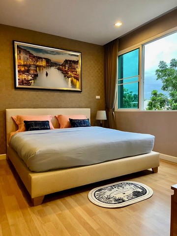 TEL : 092-288 9359 คุณดนิตาLine : https://line.me/ti/p/yxo92dHWP1ขาย กรีนเลค คอนโด ศรีราชา  เนื้อที่ 50 ตรม. ชั้น 3 ตึก 2ขนาด 1 ห้องนอน 1 ห้องน้ำตกแต่งครบ เฟอร์นิเจอร์ครบ พร้อมอยู่สถานที่ใกล้เคียง- ใกล้ตลาดศรีราชา- ใกล้ห้างสรรพสินค้า Atamal- ใกล้โรบินสันศรีราชา- ใกล้รพ.สมิติเวช- ใกล้โรงพยาบาลสมเด็จศรีราชา- ใกล้สวนสุขภาพเกาะลอยสิ่งอำนวยความสะดวก- การรักษาความปลอดภัย 24 ชั่วโมง- ประตูอาคารระบบ keycard- กล้องวงจ