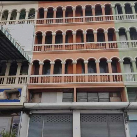 RPJ459ให้เช่าอาคารพาณิชย์ 4 ชั้น 2 คูหาตีทะลุกัน หน้ากว้าง8เมตร ย่านพระราม2 ใกล้รพ.บางปะกอก9อินเตอร์ และเซ็นทรัลพระราม2เนื้อที่ เนื้อที่ 32 ตร.ว.  หน้ากว้าง8*16 ตารางเมตร**  4 ห้องนอน 4 ห้องน้ำ  ไม่มีแอร์ จอดรถหน้าบ้านได้4คันสนใจติดต่อคุณเจี๊ยบ 092-851-6969line:keti2522รคาเช่า 30,000 บาท /เดือนพระรามที่ 2 ซอย 24แขวงบางมด เขตจอมทอง กรุงเทพมหานคร 10150อาคารเป็นห้องโล่ง สถานที่ใกล้เคียง (ขาเข้ากรุงเท�