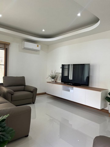 บ้านสวย 2 ชั้น แปลงมุม บรรยายกาศดี โซนป่าแดด