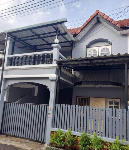 ทาวน์เฮาส์ 2 ชั้น รีโนเวทใหม่ ทำเลดี ดอนแก้ว แม่ริม 