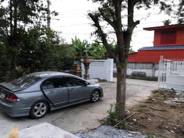 ลมหนาวพาซื้อทรัพย์ดีมีคุณค่า บ้านปูน 1 ชั้น ต.บางเลน อ.บางใหญ่ 100 วา แหล่งเจริญ  นนทบุรี เนื้อที่ ราคาคุยได้ค่ะ