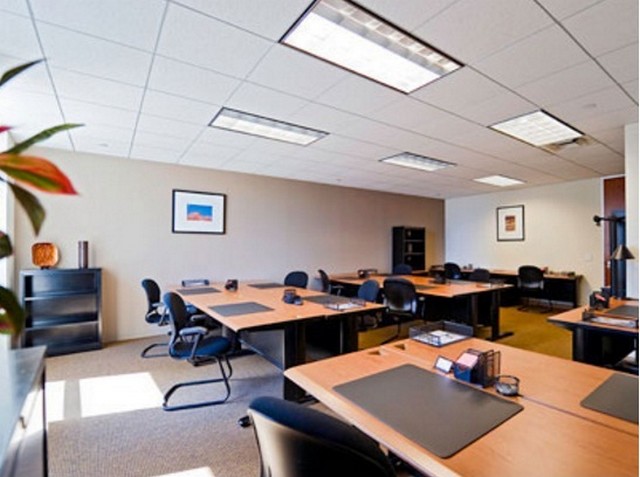 ออฟฟิศตกแต่งพร้อมใช้ ชิดลม เพลินจิต อาคารดิ ออฟฟิศเศส แอท เซ็นทรัลเวิลด์  มีพนักงาน 1 ท่านขึ้นไป