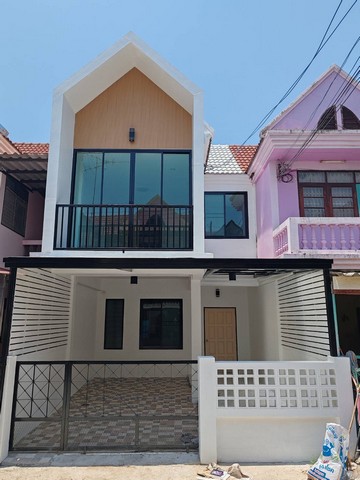 KDH006 ขายบ้าน ชวนใจนิเวศน์บ้านปึก ชลบุรี ขนาด 21 ต.ร.วา บ้านใหม่สไตล์​ โมเดิร์น​ มินิมอลราคาขาย 2.2 ล้านบาทรายละเอียด:- ขนาด 21 ต.ร.วา 2ชั้น- 3ห้องนอน  2ห้องน้ำ - ฟรีค่าโอนฯ- ขยายห้องนอนเพิ่ม​ อีก​ 1ห้อง- ต่อเติมโรงจอดรถ​ ปูกระเบื้อง- ต่อเติมครัว​ เคาน์เตอร์ครัว- ฟรีเตาแก๊ส​ + เครื่องดูดควัน- ทำห้องน้ำใหม่​ เปลี่ยนสุขภัณฑ์ใหม่ทำเลที่ตั้ง : ชวนใจนิเวศน์บ้านปึก ชลบุรีสถานที่สำ