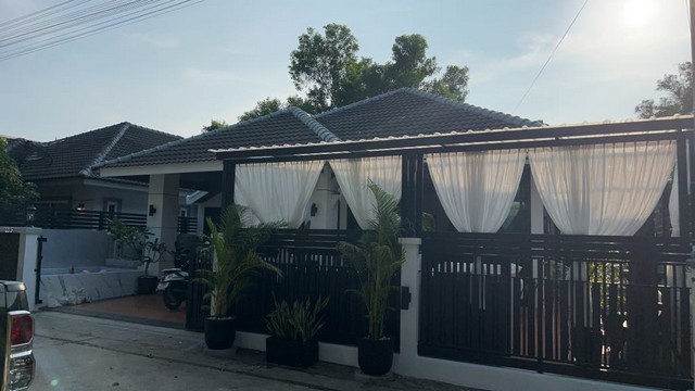 #HR089 For Rent : Pakhlok, One-story detached house, 2 Bedrooms 2 Bathrooms    One-story detached house, Soi Hat Thala.- Baan Sunandha Project- size 54 sqw. - 2 bedrooms, 2 bathrooms - 1 kitchen - 1 living room - Complete electrical equipment Nearby places- 200 meters from Thala Beach- 6 km. to Robinson- 12 km. to Thalang Hospital- 20 km. to Phuket International Airport Price 50,000 baht per month for annual contract*1 month warranty-------------------------------#HR089 สำหรับเช่า : บ้านเดี่ยวชั้นเดียว ซอยหาดท่าหลา 2 ห้องนอน 2 ห้องนํ้าบ้านเดี่ยวชั้นเดียว ซอยหาดท่าหลา- โครงการบ้านสุนันทา   - ขนาด 54 ตรว. - 2 ห้องนอน 2 ห้องน้ำ - 1 ห้องครัว - 1 ห้องรับแขก - อุปกรณ์ไฟฟ้าครบ  