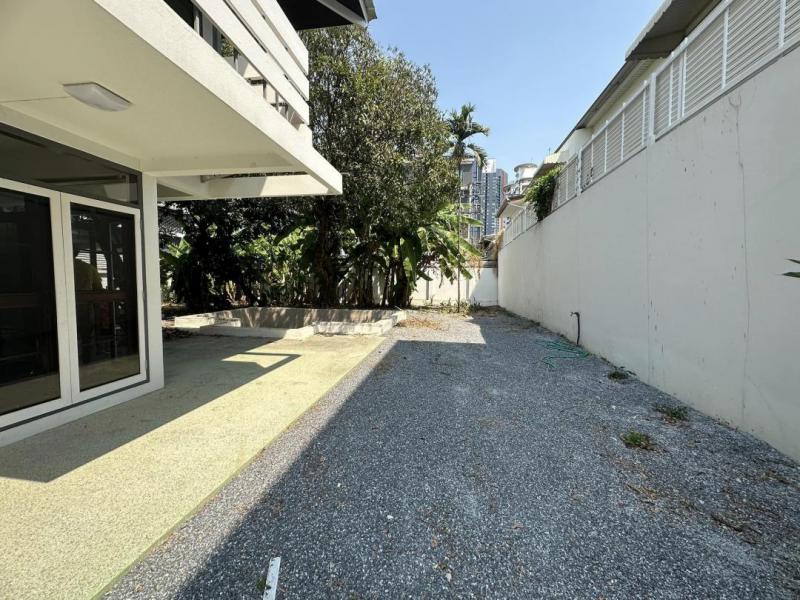 EPL-HR4002 ให้เช่า บ้านเดี่ยว2ชั้น สุขุมวิท 60/1 ใกล้ BTS-บางจาก -ระโขนง พื้นที่ 156 ตาราง วา พื้นที่ใช้สอย624 ตารางเมตร 4 ห้องนอน