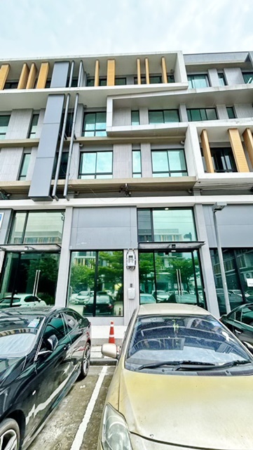 ฮวงจุ้ยดี โฮมออฟฟิศ 4.5 ชั้น MRT วัชรพล 3.3 กม รร.เลิศหล้าเกษตรนวมินทร์ 0.5 กม ให้เช่า ม.รัตนบัณฑิต 4.6 กม.