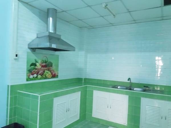 MRT ห้วยขวาง 1 กม. รัชดาภิเษก 14-20 ครัวบิวท์อิน 30 ตร.วา. ทาวน์เฮาส์ 2 ชั้น ให้เช่า 3 นอน 240 ตร.ม.3 แอร์ รร.นานาชาติเกศินี 1 กม.