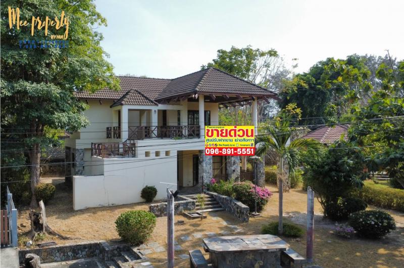 ขายบ้านพักตากอากาศ จังหวัดระยอง ติดหาดแม่รำพึง บรรยากาศริมทะเล ดีเยี่ยมเหมาะแก่การพักผ่อน  ขนาดพื้นที่  127 ตารางวา พื้นที่ใช้สอย  180  ตารางเมตร รายละเอียด - 3 ห้องนอน - 2 ห้องน้ำ พิกัดสถานที่ตำบล ตะพง อำเภอเมืองระยอง ระยอง 21000พิกัดที่ตั้งhttps://maps.app.goo.gl/NfLDRcbAGWjWaAm28สถานที่ใกล้เคียง-Bayview Resort  1 นาที (50 เมตร)-ปิยะ รีสอทร์ท  2 นาที (550 เมตร)-วัดช้างชนศิริราษฎร์บำรุง 6 นาที (3.5 กม.)-พิสูจน์หลักฐาน