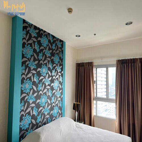 ขายคอนโด Q-House Sathorn (คิวเฮ้าส์สาทร ) ชั้น 18 วิวมองเห็นสถานนีรถไฟฟ้ากรุงธนบุรีคอนโดคิวเฮ้าส์สาทร จะเป็นคอนโดแรกของแบรนคิวเฮ้าส์ ที่มาสร้างฝั่งธน จะใช้วัสดุอย่างดี มีสระว่ายน้ำ สวนสาธารณะเล็กๆบนตึก ห้องสมุด ห้องฟิตเน็ต และมีจำนวนที่จอดรถเป็น 80% ของจำนวนห้องพัก ซึ่งจะเยอะกว่าคอนโดใหม่ๆในปัจจุบันนี้ มีผู้บริหารคิวเฮ้าส์อยู่ภายในตึก ส่วนใหญ่คนซื้อจะเป็นผู้