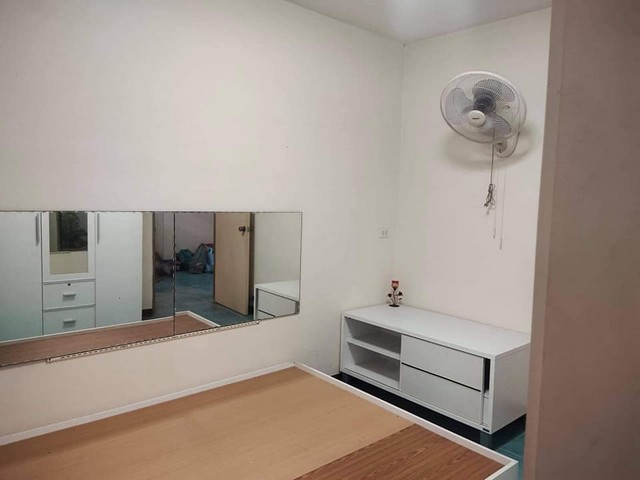 #คอนโดเคหะบางขุนเทียน3 ราคาถูกกว่าโครงการตึก39 ชั้น1  เลข 81/11 พท.33 ตรม#ซื้ออยู่เองหรือลงทุนคือดีขาย 550,000 บาท พร้อมโอนแถมเฟอร์นิเจอร์ โต๊ะ ตู้เตียงในห้องนอน ติดผ้าม่าน#ราคาโครงการเปิดใหม่ปัจจุบัน 580,000----------------------------------????ช่องทางการติดต่ออื่นๆ ???? —------------- ✅ Fanpage : Mee Property by Nui   https://citly.me/G8Vrz—------------- ✅ Youtube : Mee Property by Nui https://bit.ly/3q0MZfH—------------- ✅Website : mee-property.comhttps://bit.ly/3q4MtgH—------------- ✅Tiktok : meepropertybynui (@nui_meeproperty) หรือคลิก : https://bit.ly/3Dpr5Wr—------------- ✅Insta