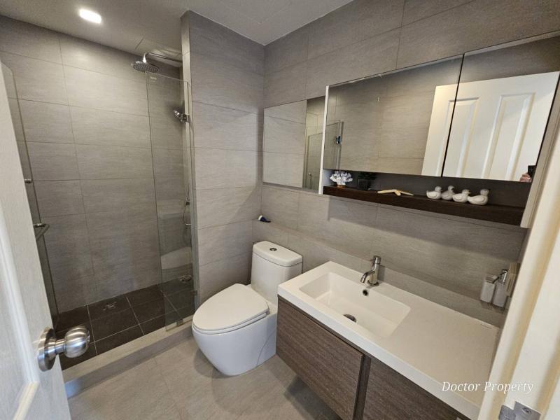 ขายต่ำกว่าราคาประเมิน Yield 7.5% !!  ดิ เอซ ทองหล่อ เฟอร์บิ้วอิน พร้อมอยู่ 1 ห้องนอน 39.19 ตรม.