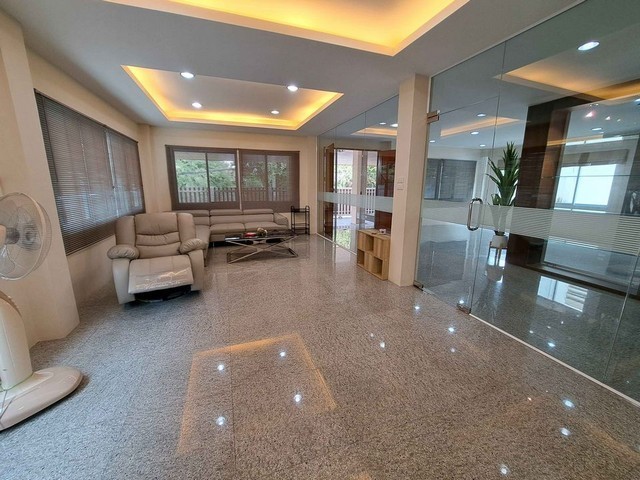 ให้เช่าบ้านเดี่ยว ซอยนวมินทร์24  ใกล้เดอะมอลล์บางกะปิ เลียบด่วน เกษตรนวมินทร์