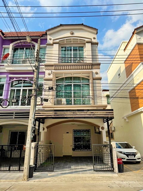  รัชดาภิเษก 2.6กม รถไฟฟ้าสายสีเหลือง เปาโลโชคชัย4  850 ม. ให้เช่าโฮมออฟฟิศ 3ชั้น MRT ลาดพร้าว 2.2กม.29,998 B-M 4นอน 4น้ำ 6 แอร์ ลาดพร้าว Homeoffice เฟอร์ครบ จอดรถ 5 คัน  ถูกกว่าคอนโด MRT YellowLine LatPhrao 850m MRT LatPhrao 2.2km. Homeoffice Fully Fur 5parking Ratchada 2.6km. 3-storey home office for rent Cheaper than Condo for rent 29,998 B-M Paolo Chokchai4 4bed 4bath 6a/cลาดพร้าว รัชดา 2.6 กม. โชคชัย4 แขวงลาดพร้าว เขตลาดพร้าว กรุงเทพมหานคร 1023025 ตรว. พื้นที่ใช้สอย 195 ตรม.หน้ากว้าง 5 เมตรถนนในโครงการ 10 เมตร1 ห้องทำงาน1ห�