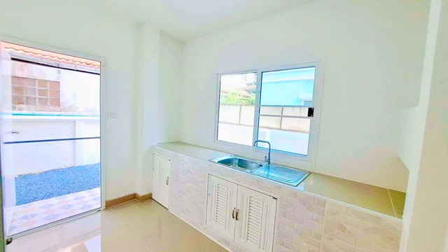 คฤหาสน์ บ้านเดี่ยว 2 ชั้น ฟลอร่าวิลล์พาร์คซิตี้ สุวินทวงศ์ 38 ฉลองกรุง  ใหม่ สวยหรู  ม.มหานคร 2.9 กม.  3นอน