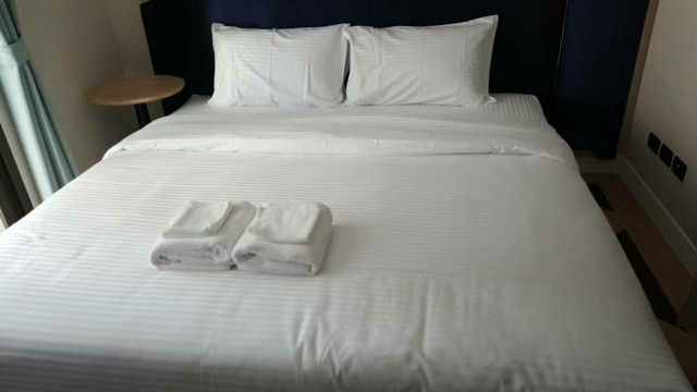 คอนโดตกแต่งพร้อมอยู่วิวสระน้ำ 1 ห้องนอน 1 ห้องน้ำ ขนาด 35.7 ตารางเมตร ชั้น 5  Espanya Condo Resort Pattaya ที่ตั้ง : เอสปันญ่า คอนโด รีสอร์ท พัทยา บางละมุง ชลบุรีข้อมูลสิ่งอำนวยความสะดวกต่างๆ:ตู้เย็นไมโครเวฟเตียงนอน โซฟาเครื่องซักผ้าทีวี และ แอร์พื้นที่ส่วนกลาง:สร้างเสร็จในปี 2018ฟิตเนสสระว่ายน้ำกล้องวงจรปิดระบบรักษาความปลอดภัย 24 ชม.ลานจอดรถในร่มเซาว์น่า***** ราคาพิเศษ 2,950,000 ******แผนที่ 