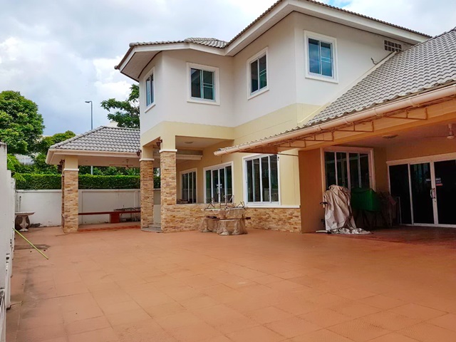 ให้เช่าบ้าน คฤหาสน์ 2 ชั้น ใจกลางเมือง โฮมโปร เมกาโฮม โลตัส หนองคาย 590ม.ถ.คนเดิน ท่าเสด็จ 5-7นอน 4A/C 4น้ำ 19,499 B-M 110ตรว.ค้าขายกับฝั่งลาว Lotus NongKhai 590m.for rent Mansion house Walking Street ThaSadet 5-7bed 4bath 4A/C 2Storeys 110 Sq.wa 19,499B-M trading with Laos HomePro Mega Homeสโมสร มีชัย อนุสาวรีย์ปราบฮ่อตำบลในเมือง อำเภอเมืองหนองคาย หนองคายมี 2 ชั้น 4-7 ห้องนอน4 ห้องน้ำ4 แอร์จอดรถได้ประมาณ 4 คัน- ติดถนนหลัก - เหมาะสำหรับอยู่อาศัยหรือทำธุรกิจ ค้าขายกับฝั่งลาว- 