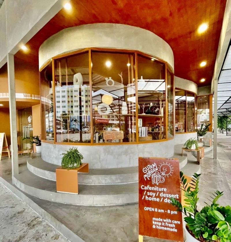  สนใจติดต่อ คุณตูน #เจ้าของร้านโทร 097-894-2654‼️ เซ้งร้านคาเฟ่-อาหาร  #แถมซุ้ม2ซุ้ม ‼️ #ชลบุรี #หลังห้างเซ็นทรัล- หรือจะบริหารเป็นร้านอื่นๆ  ในโครงการ ไรส์ปาร์คชลบุรี- มีฐานลูกค้าอยู่แล้ว #ส่วนใหญ่เป็น....- กลุ่มวัยคนทำงาน ครอบครัว- พนักงานบริษัท พนักงานห้าง- คอนโด หอพัก หมู่บ้านใหญ่ เซ็นทรัลชลบุรี #ร้านกว้าง- ภายในร้านตกแต่งสวยงามเป็นงานไม้เกือบทั้งหมด- โซนลูกค